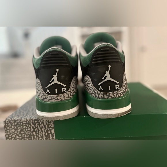 Jordan 3 Pine Green - Picture 4 of 5